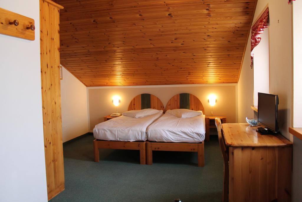 Mont Velan Chambres & Restaurant Saint-Oyen Εξωτερικό φωτογραφία