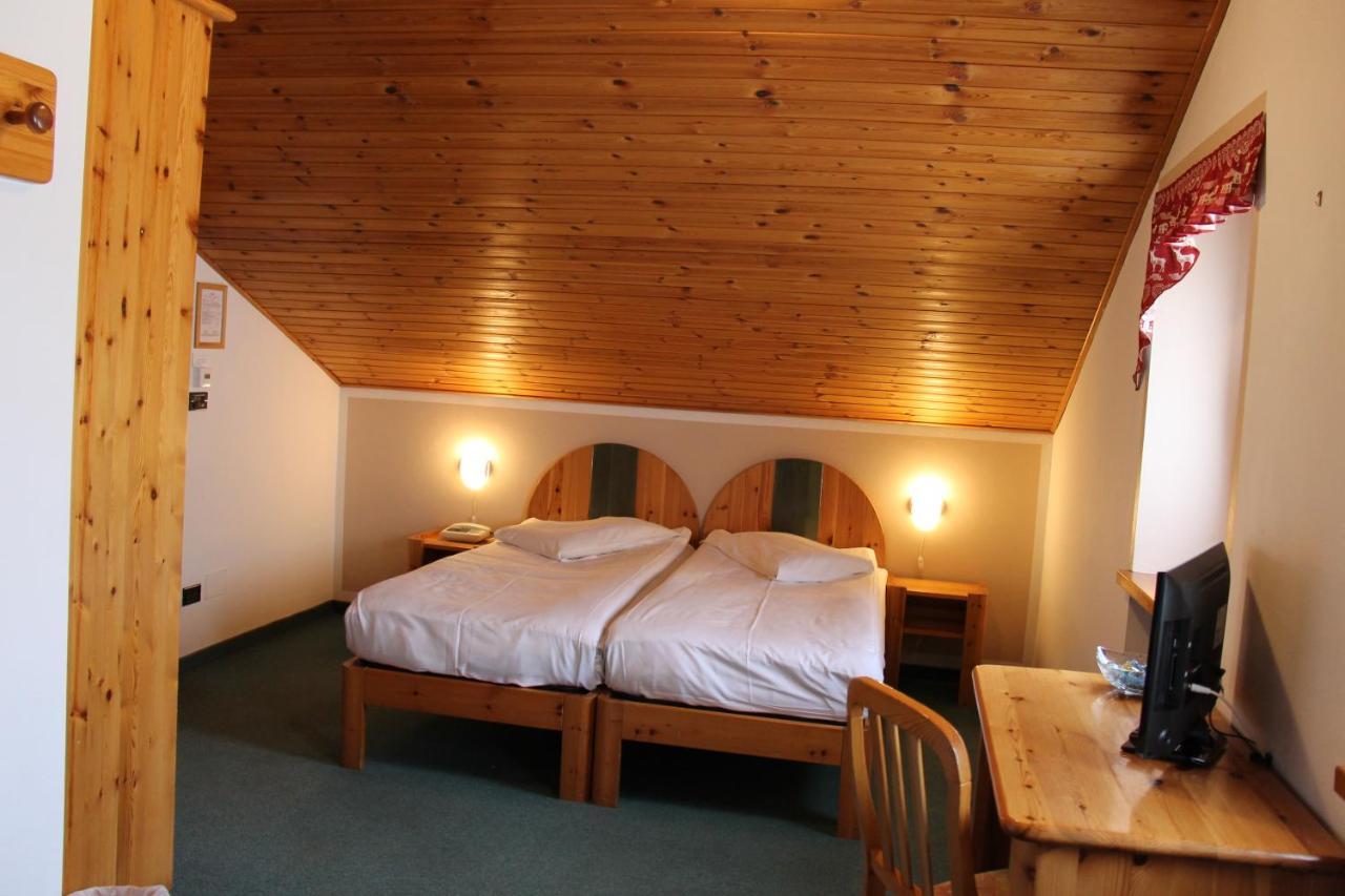 Mont Velan Chambres & Restaurant Saint-Oyen Εξωτερικό φωτογραφία
